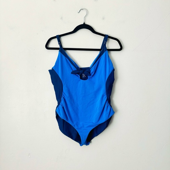 Olivia Ocean Blue One-Piece Swimsuit Women’s Size Medium - Picture 1 of 8